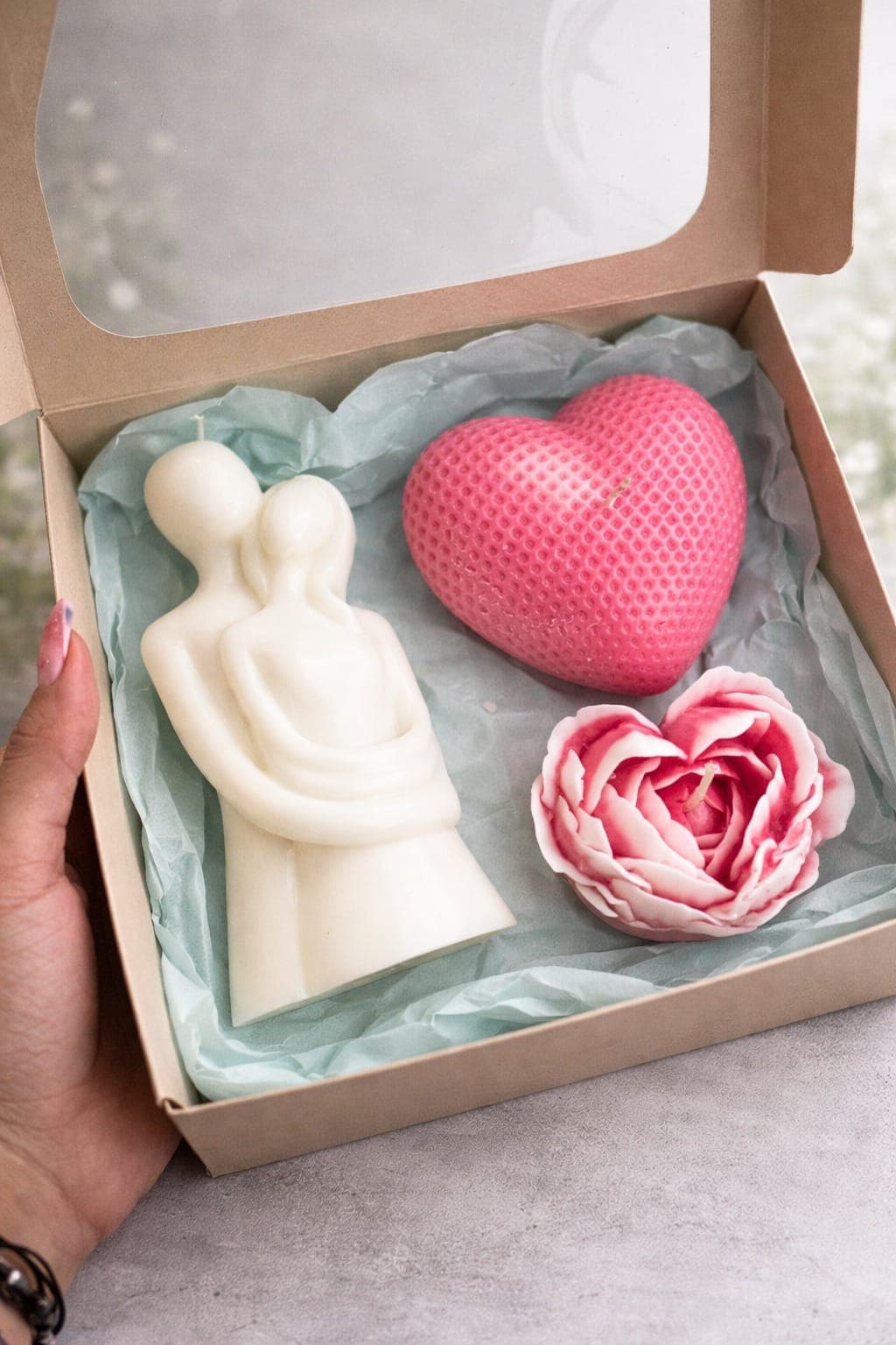 Cajita pareja con corazón y rosa